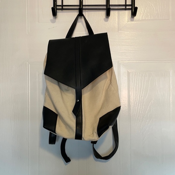 NEW canvas/leather backpack - Picture 3 of 6
